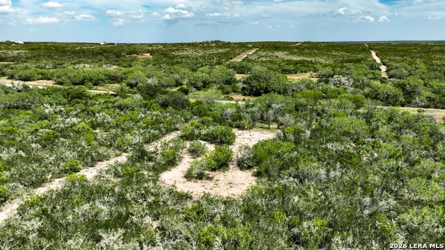 128 Salyer Rd George West, TX 78022