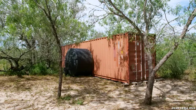 128 Salyer Rd George West, TX 78022