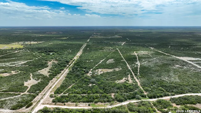 128 Salyer Rd George West, TX 78022