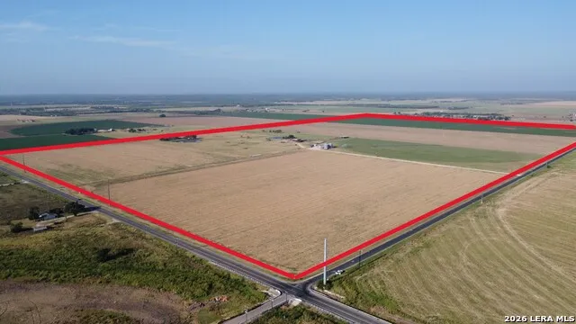 1002 County Road 532 Hondo, TX 78861