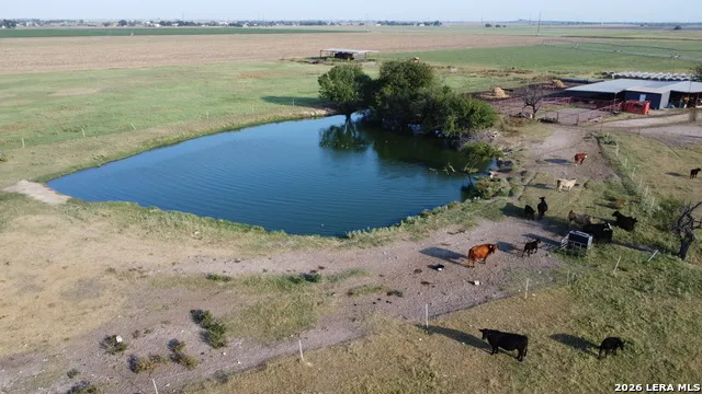 1002 County Road 532 Hondo, TX 78861