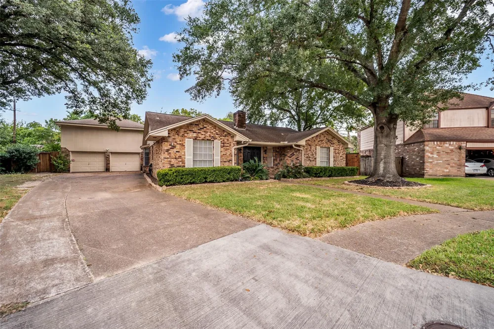 8043 Zimmermann Drive Houston, TX 77088