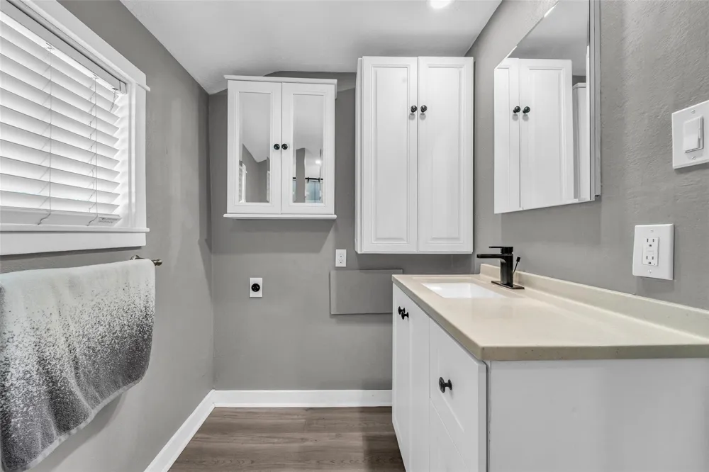 8043 Zimmermann Drive Houston, TX 77088