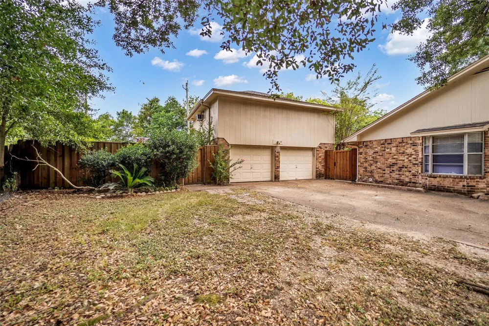 8043 Zimmermann Drive Houston, TX 77088