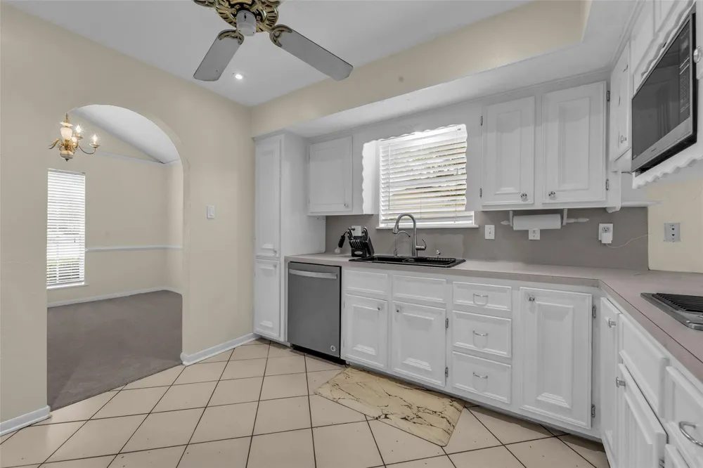 8043 Zimmermann Drive Houston, TX 77088