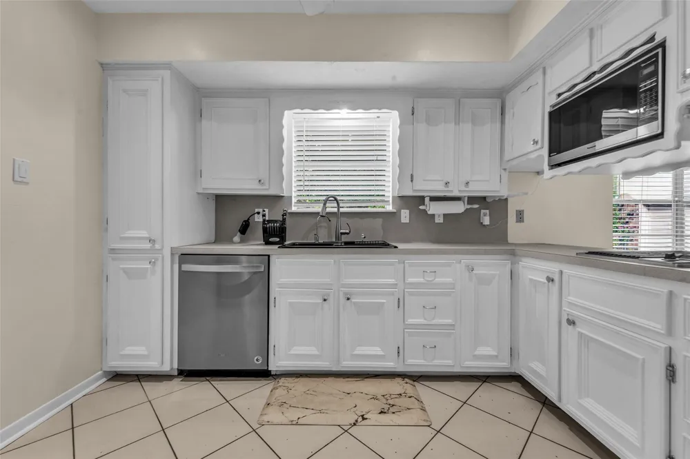8043 Zimmermann Drive Houston, TX 77088
