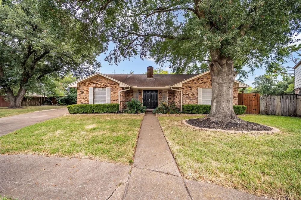 8043 Zimmermann Drive Houston, TX 77088