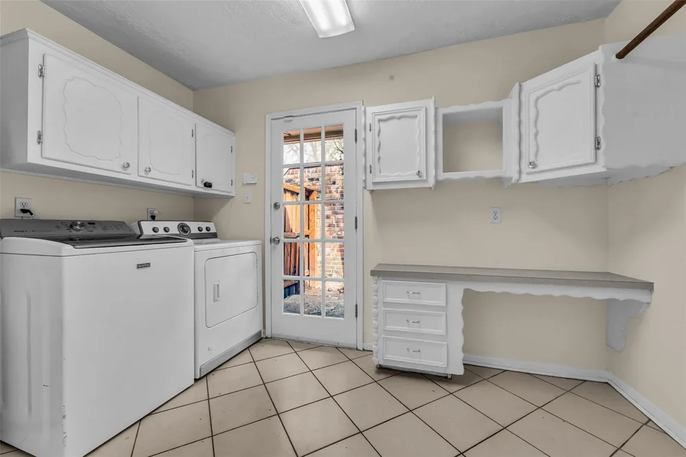 8043 Zimmermann Drive Houston, TX 77088