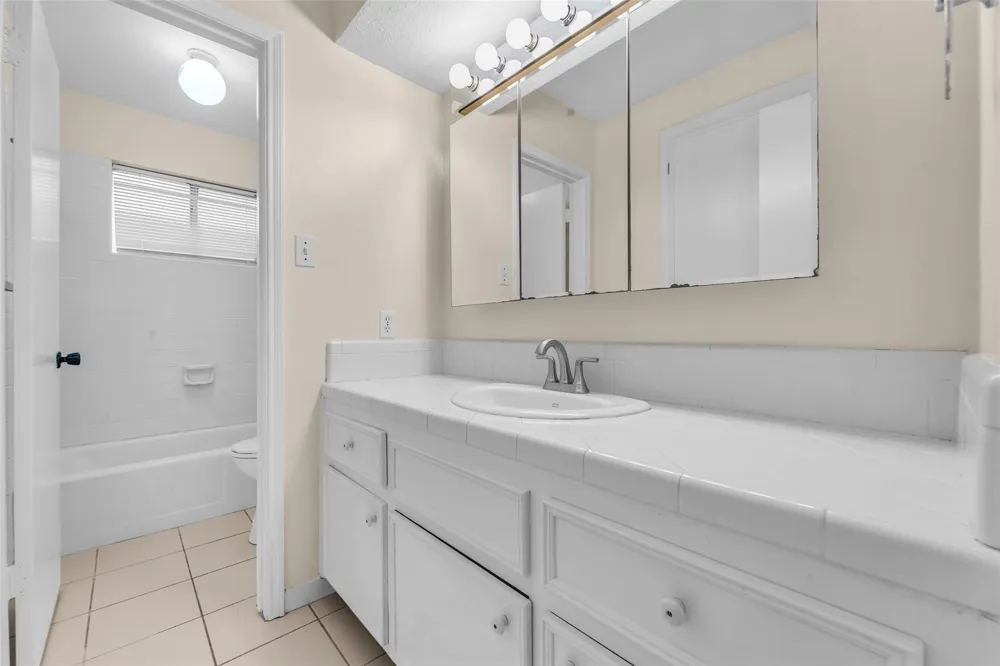8043 Zimmermann Drive Houston, TX 77088