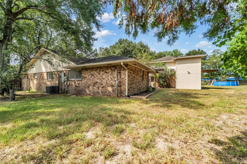 8043 Zimmermann Drive Houston, TX 77088