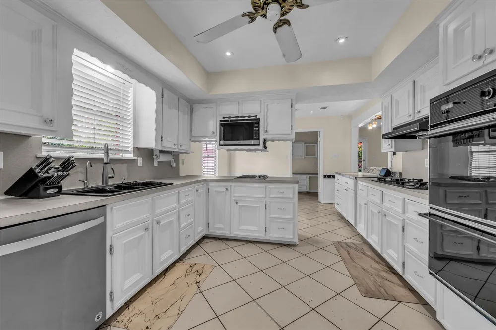 8043 Zimmermann Drive Houston, TX 77088