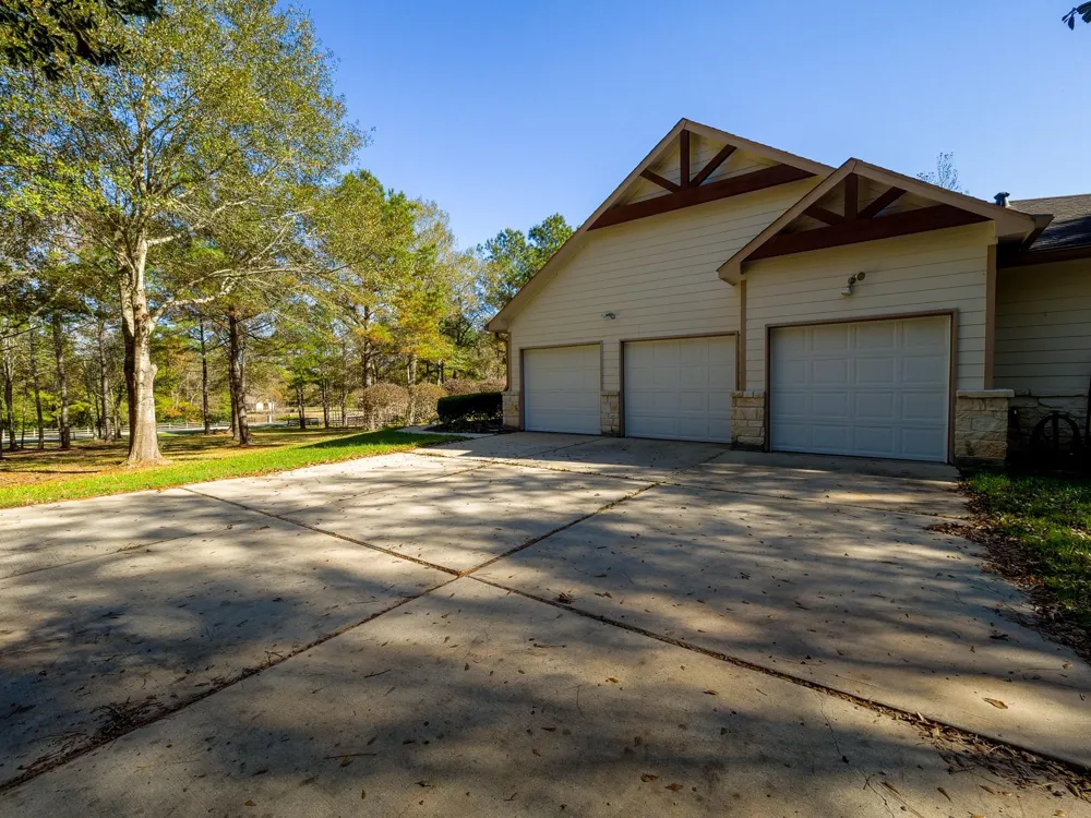 26173 Crown Ranch Boulevard Montgomery, TX 77316