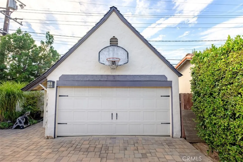 2490 Cumberland San Marino, CA 91108