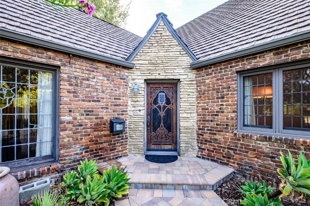 2490 Cumberland San Marino, CA 91108