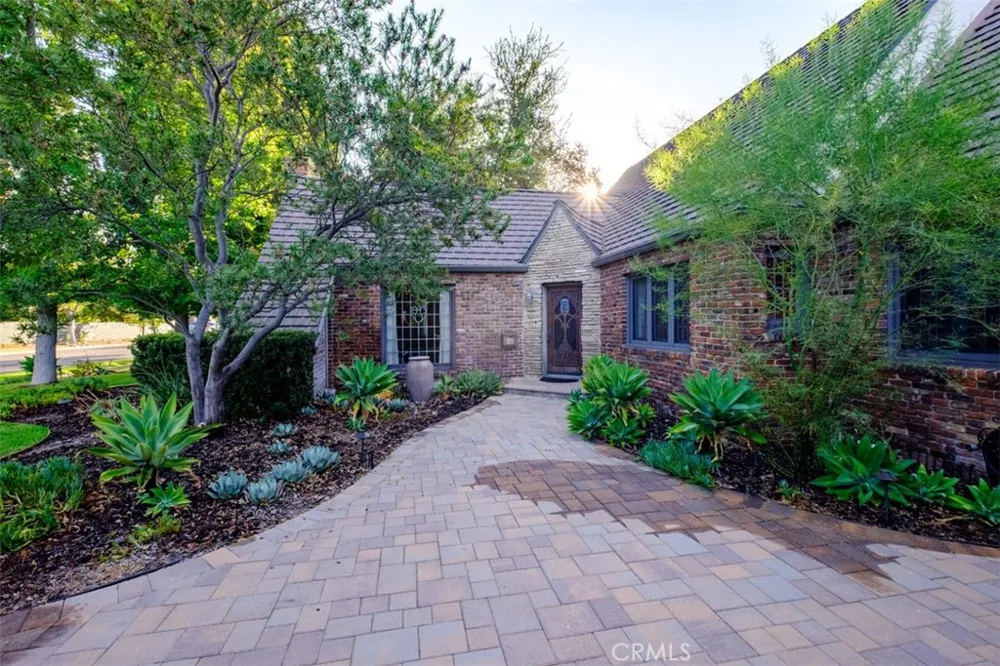 2490 Cumberland San Marino, CA 91108