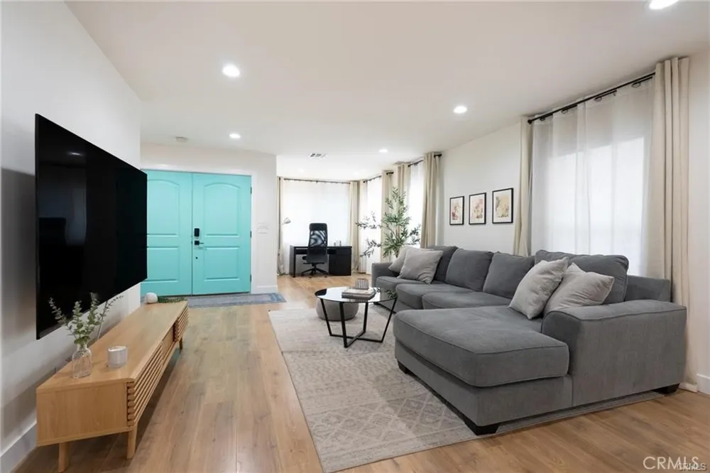 135 Vendome Street Los Angeles, CA 90026