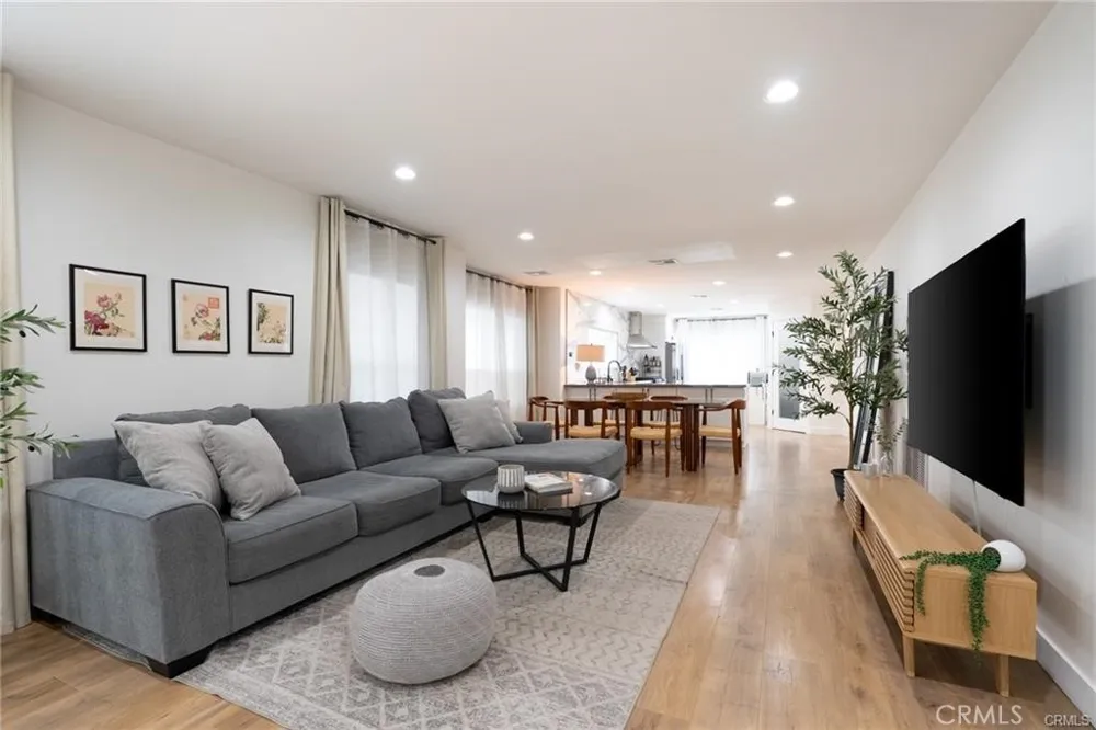 135 Vendome Street Los Angeles, CA 90026