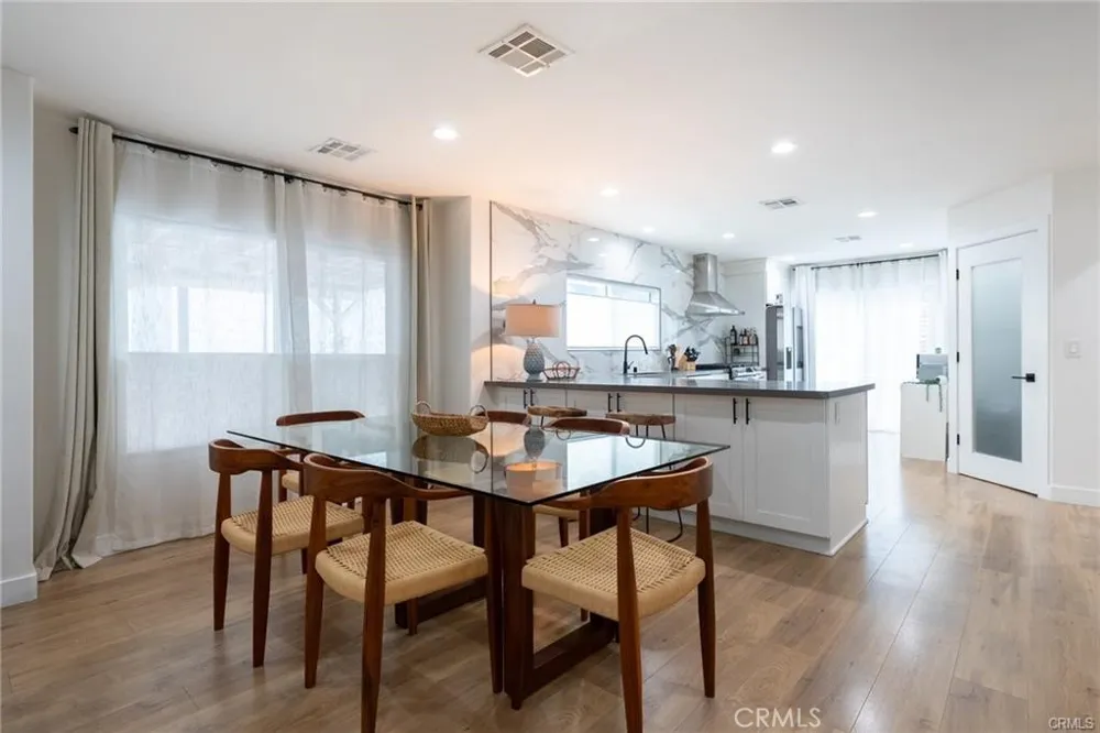 135 Vendome Street Los Angeles, CA 90026
