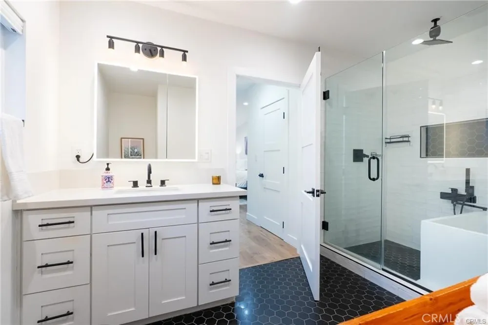 135 Vendome Street Los Angeles, CA 90026