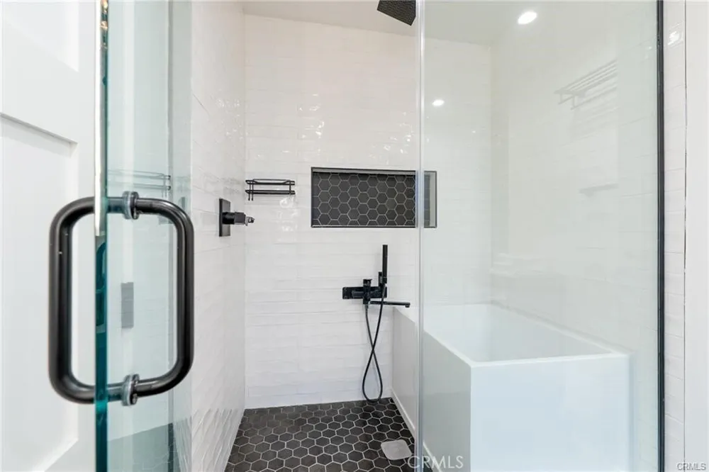 135 Vendome Street Los Angeles, CA 90026