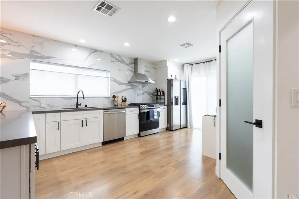 135 Vendome Street Los Angeles, CA 90026