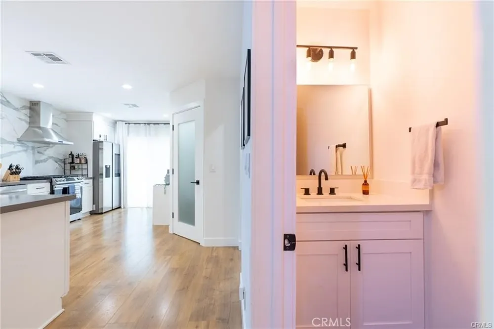 135 Vendome Street Los Angeles, CA 90026