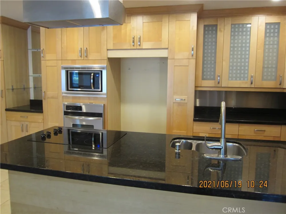 2521 W Sunflower Avenue #M2 Santa Ana, CA 92704