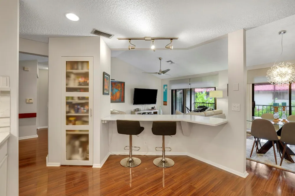 13 LEXINGTON LANE E #G Palm Beach Gardens, FL 33418