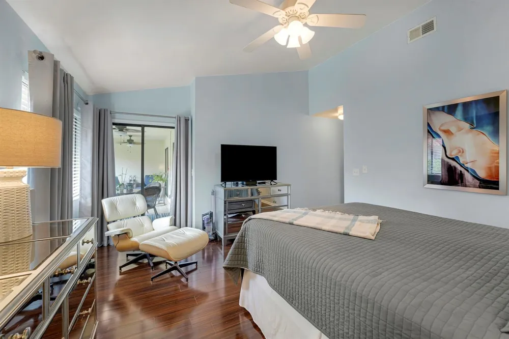 13 LEXINGTON LANE E #G Palm Beach Gardens, FL 33418