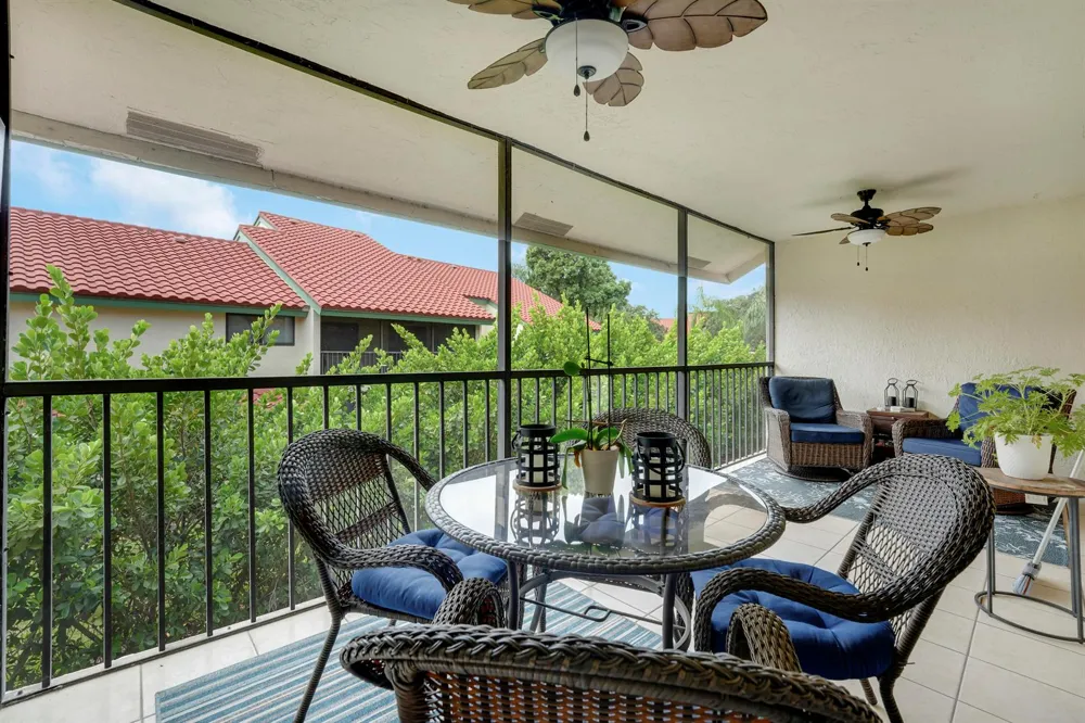 13 LEXINGTON LANE E #G Palm Beach Gardens, FL 33418