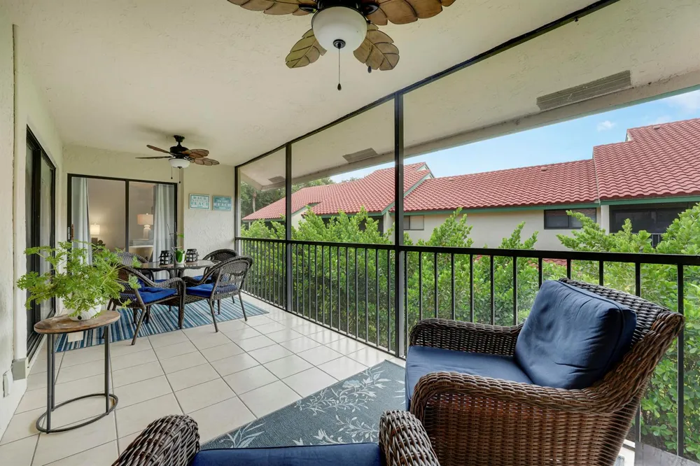 13 LEXINGTON LANE E #G Palm Beach Gardens, FL 33418