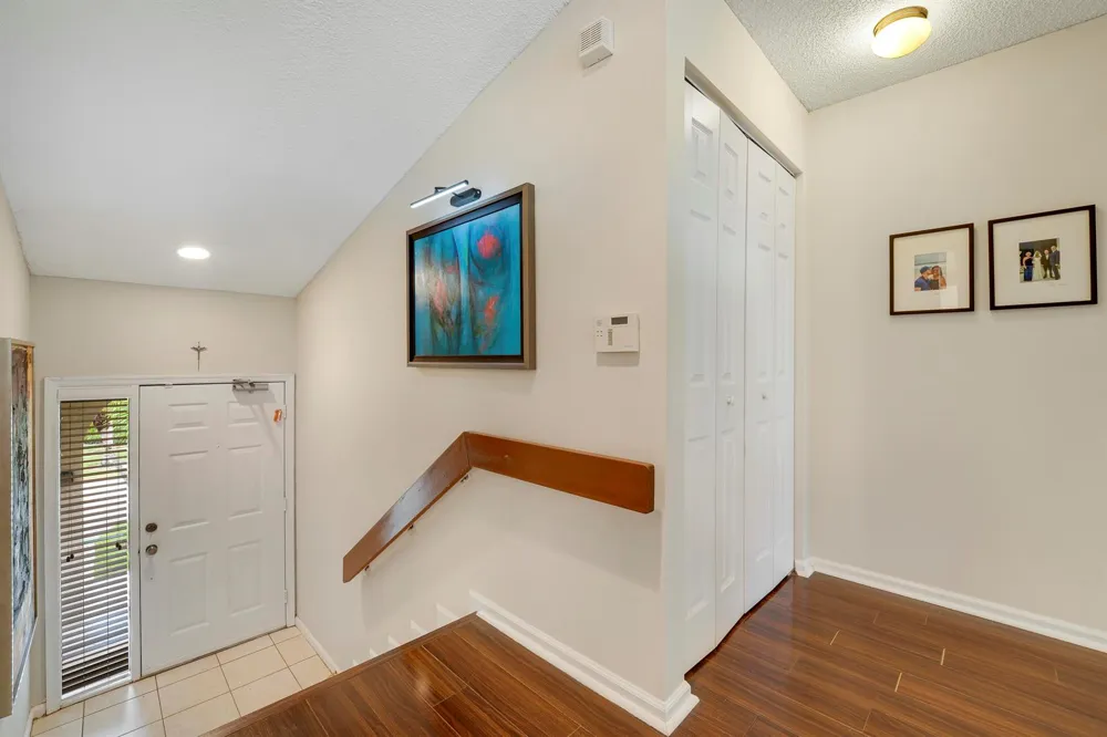 13 LEXINGTON LANE E #G Palm Beach Gardens, FL 33418