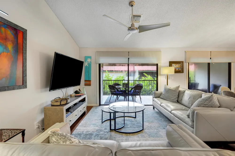 13 LEXINGTON LANE E #G Palm Beach Gardens, FL 33418