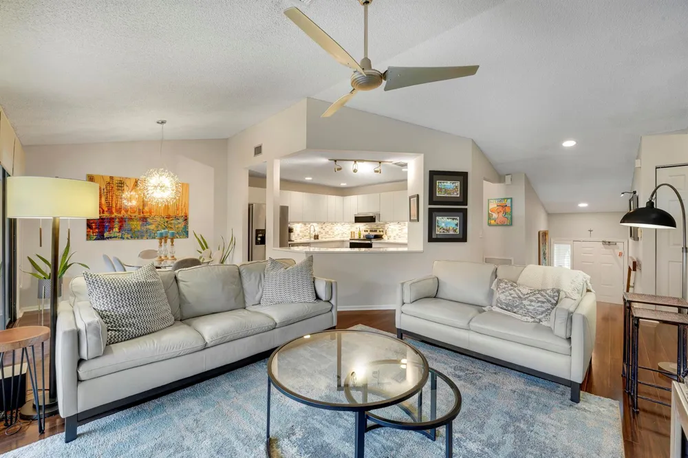 13 LEXINGTON LANE E #G Palm Beach Gardens, FL 33418