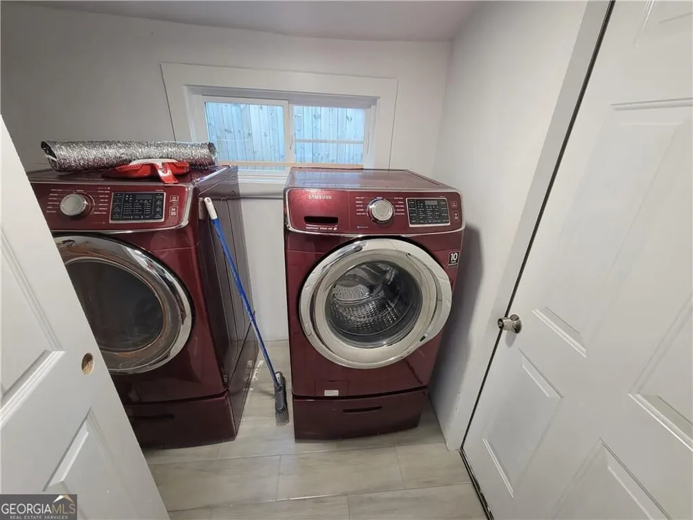 768 Fourth ST Stone Mountain, GA 30083