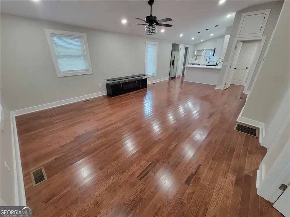 768 Fourth ST Stone Mountain, GA 30083