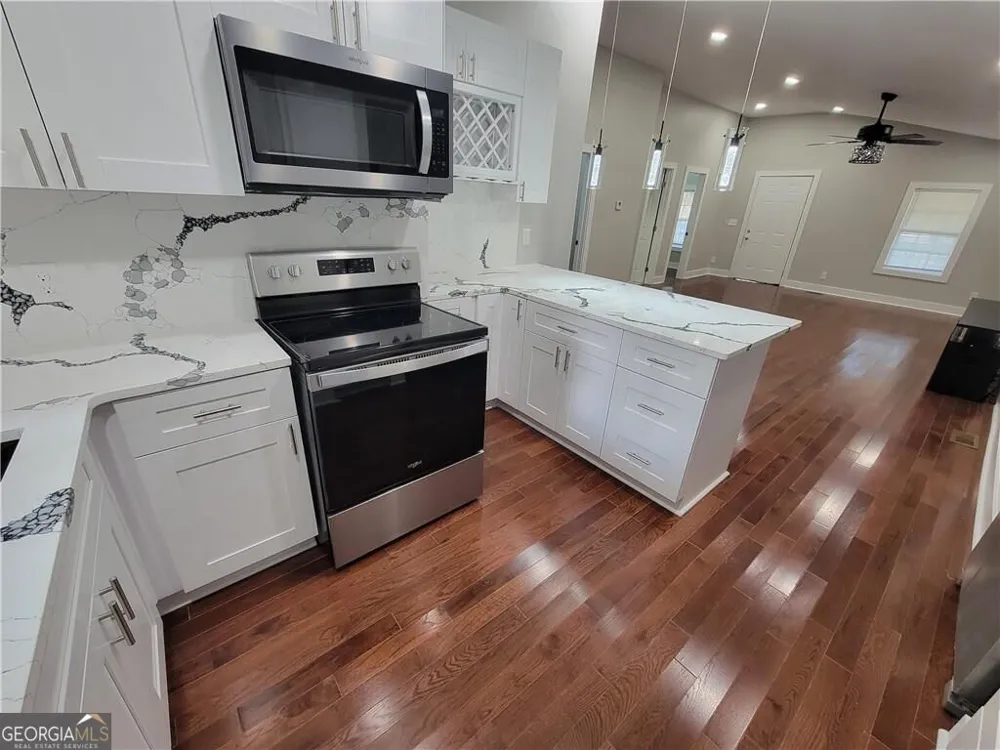 768 Fourth ST Stone Mountain, GA 30083