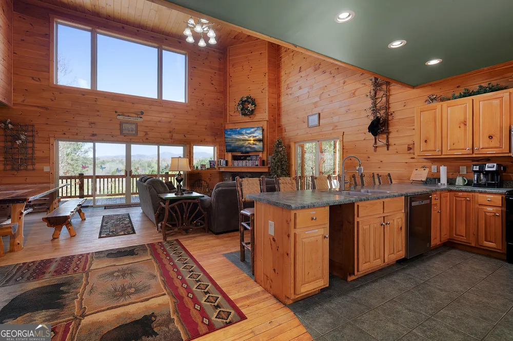 14 Honeysuckle WAY Ellijay, GA 30540