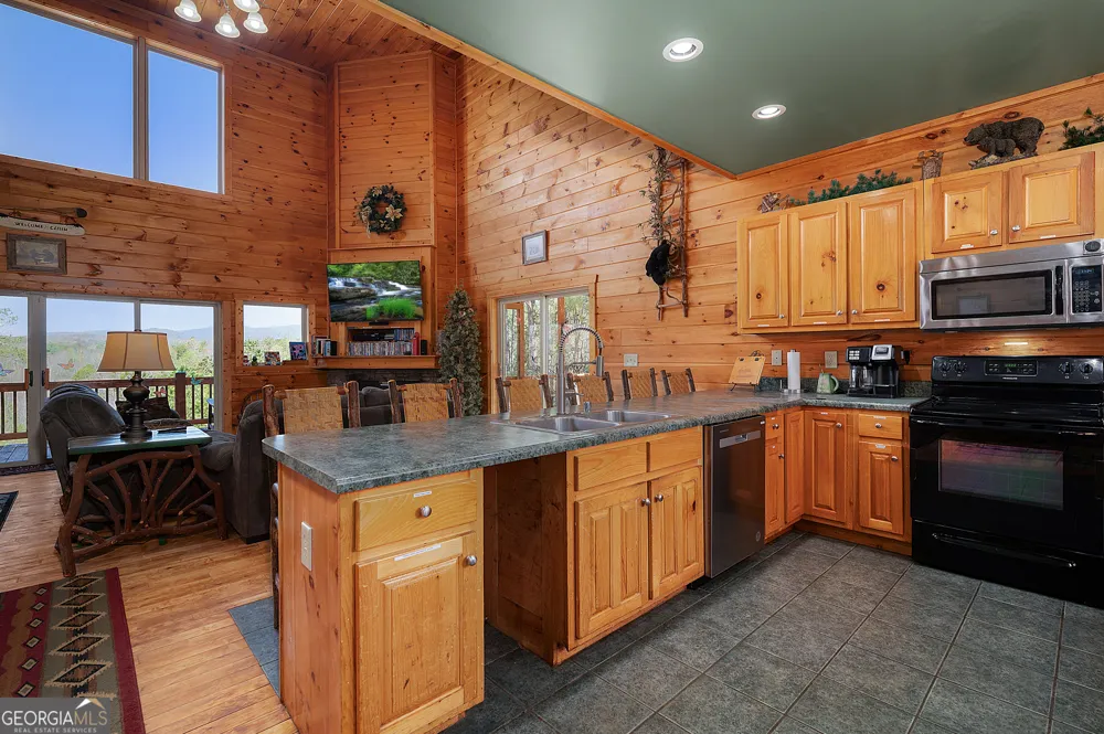 14 Honeysuckle WAY Ellijay, GA 30540