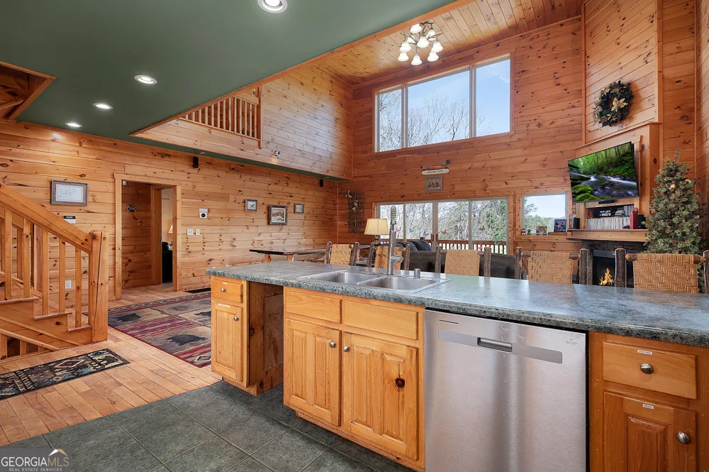 14 Honeysuckle WAY Ellijay, GA 30540