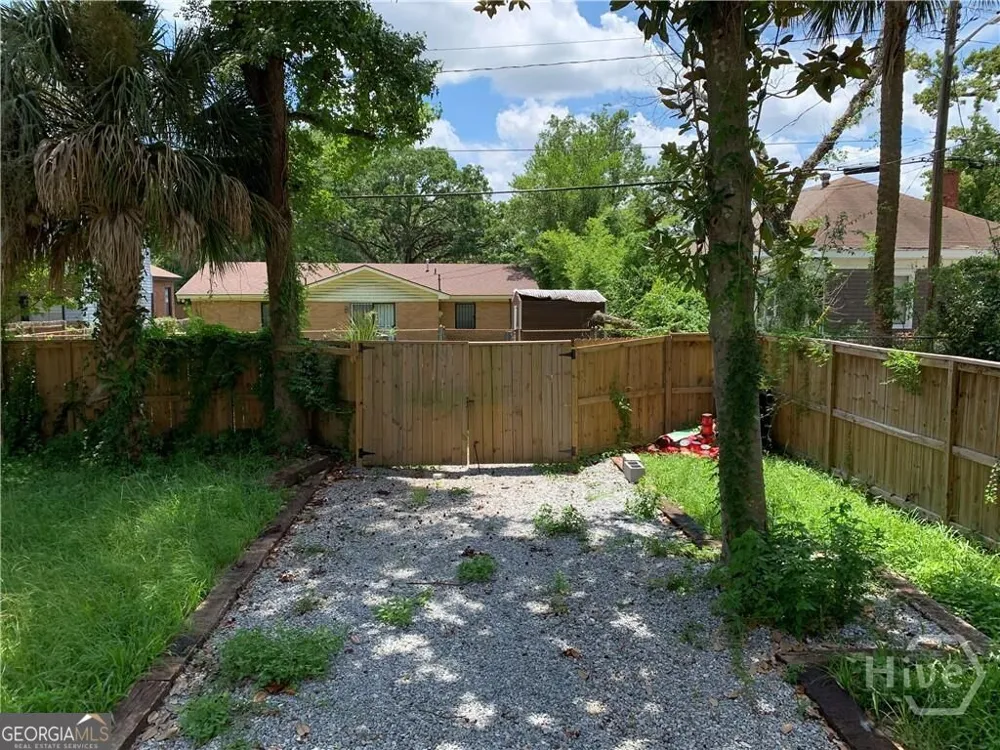 523 W 44th ST Savannah, GA 31405
