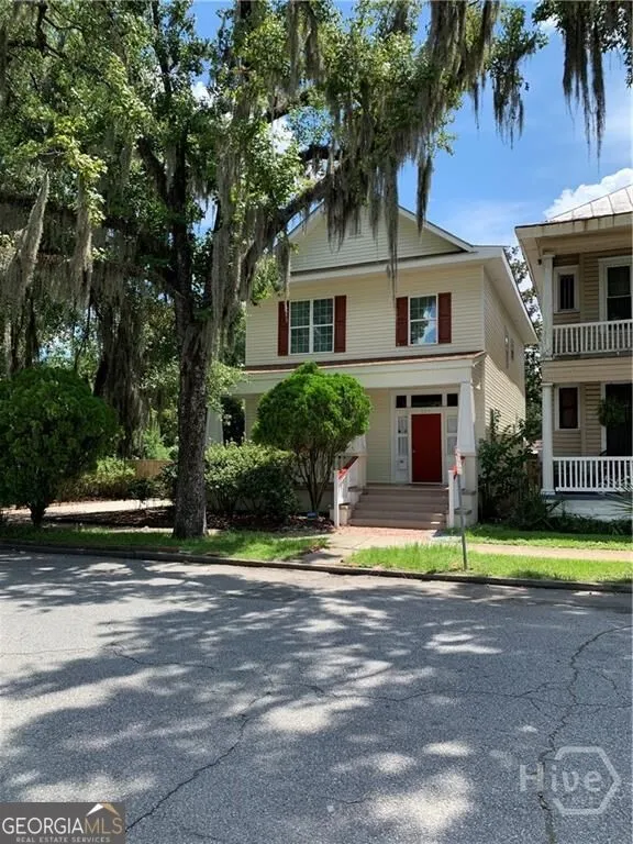 523 W 44th ST Savannah, GA 31405