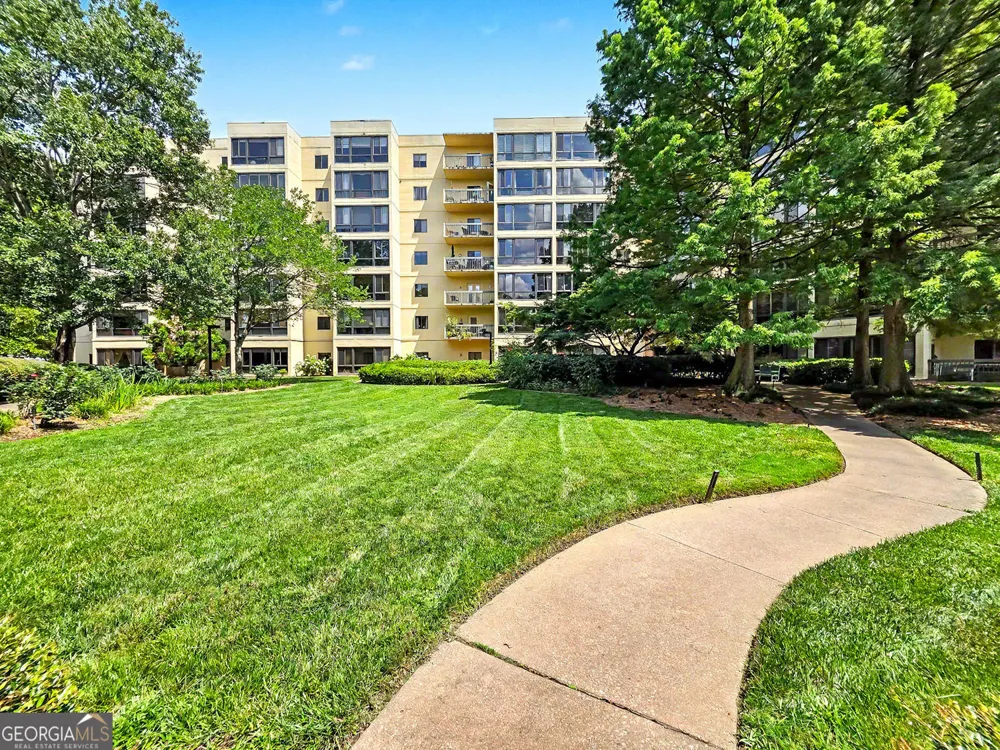 1800 Clairmont LK Decatur, GA 30033