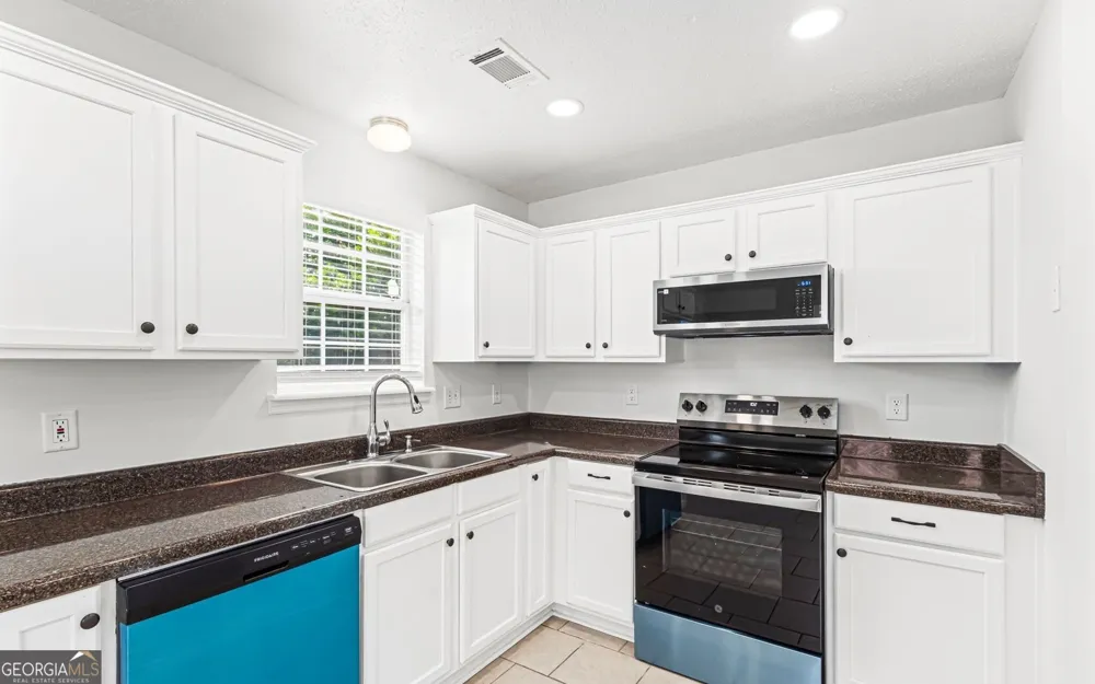 138 Kensington CIR Warner Robins, GA 31093
