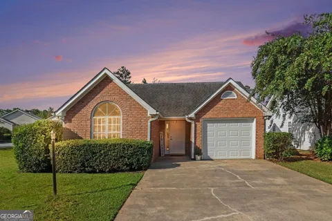 37 Greentree DR