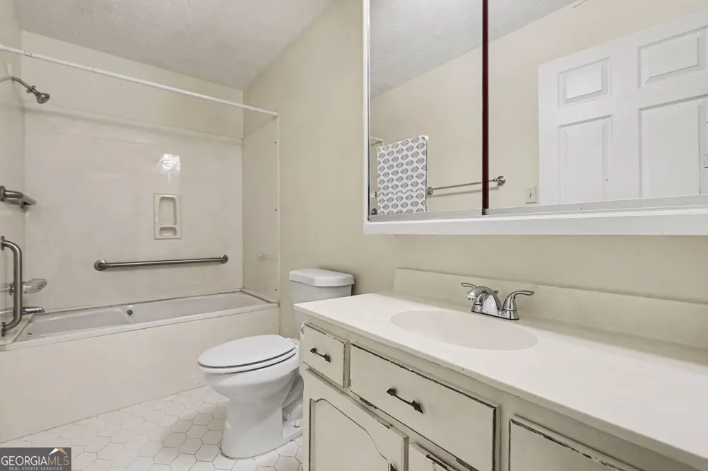 7107 Forest LN Union City, GA 30291