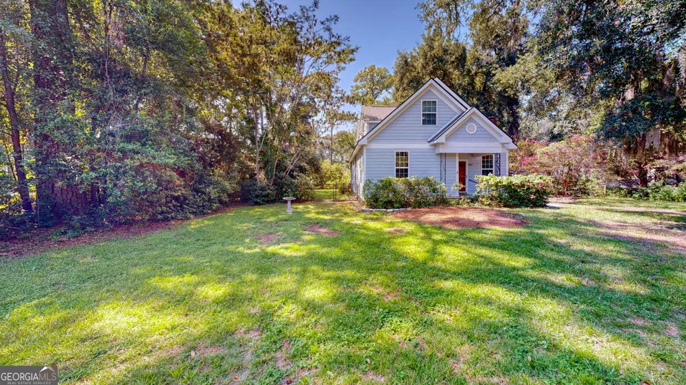 2607 Governor ST Garden City, GA 31408