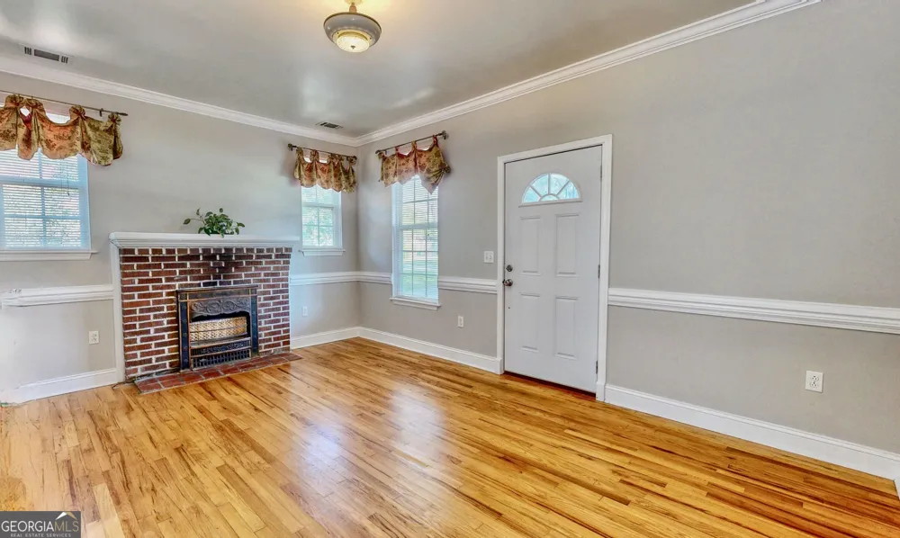 2607 Governor ST Garden City, GA 31408