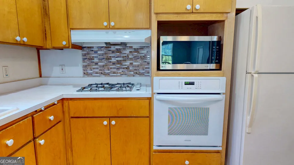 2607 Governor ST Garden City, GA 31408