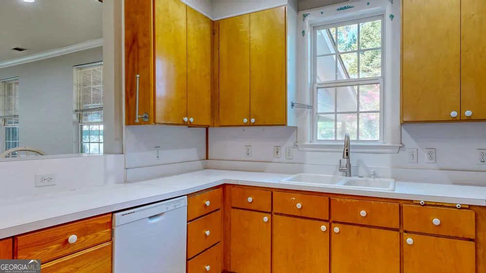 2607 Governor ST Garden City, GA 31408